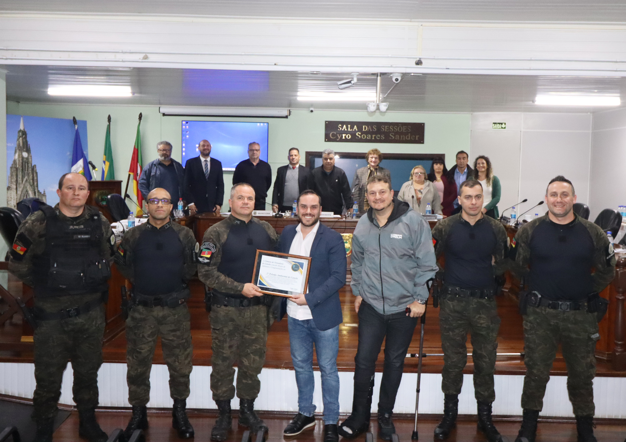 Felipe Caputo realiza homenagem ao 2° Pelotão Ambiental de Canela 