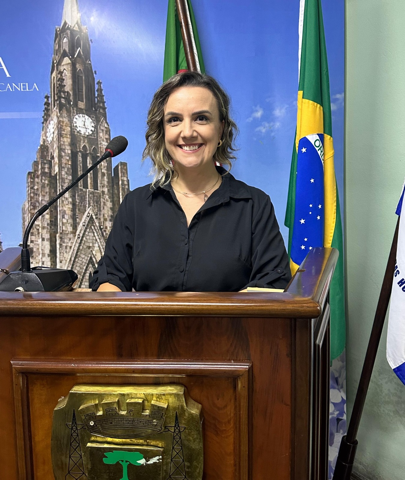 Gabriela Thomazi Cezar assume cadeira na Câmara de Vereadores de Canela 